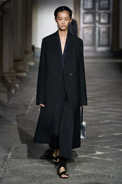 Look 1
